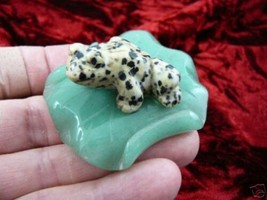(Y-FRO-LP-702) FROG frogs on LILY PAD stone gemstone CARVING figurine - $17.53