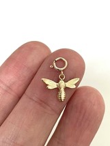 14K gold  Bee Charm pendant With Spring Clasp - £47.47 GBP