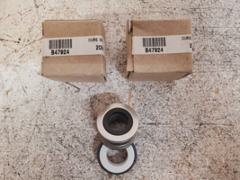 2 Quantity of John Crane Mechanical Seals B47924 | 2Q04 (2 Qty) - $46.29