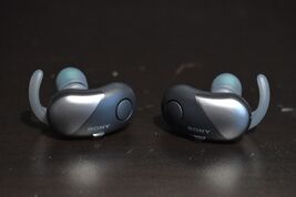 Sony WF-SP700N Left/Right Noise Canceling Wireless Earbud *Bad battery* - $9.99+