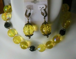 Vintage Heavy Silver-tone Yellow/Black Multi-Faceted Glass Necklace &amp; Ea... - £66.21 GBP