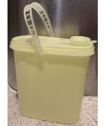 Tupperware Vintage Yellow Smooth Finish 2QT Pitcher with Lid &amp; Handle - $15.00