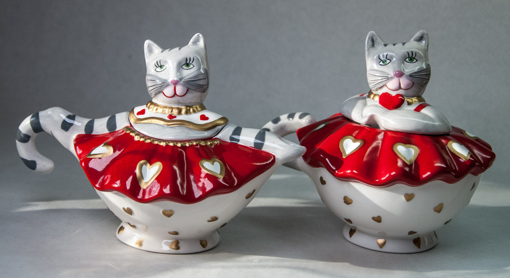 Karen Rossi Cat Creamer & Sugar Bowl w Lid Art Pottery Hearts Silvestri Item image 2