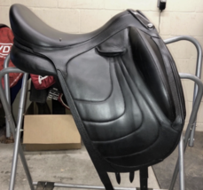 2018 Devoucoux Makila Harmonie Dressage Saddle 17.5/18" Seat M/MW Tree w... - $4,800.00