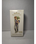 Star Wars Luke Skywalker And Yoda Hallmark Christmas Ornament  2006 - $222.02 MXN
