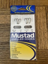 Mustad snelled hook size 8 - $261.60 MXN