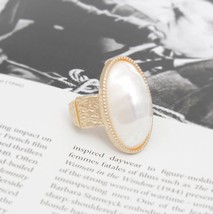 Oval Cream Pearl Dome Design Hammered Gold Plated Cocktail Fashion Stretch Ring - £28.20 GBP