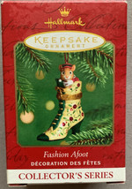 2001 Hallmark Fashion Afoot #2 Hinged Christmas Tree Ornament - £3.20 GBP
