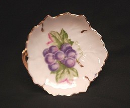 Old Vintage W Porcelain Leaf Shaped Candy Dish w Grapes &amp; Gold Gilt Trim Japan - £7.93 GBP