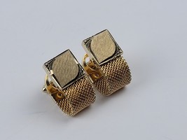 Vintage Anson Gold Tone Mesh Wrap Cuff Links Beveled Diamond Shape pattern - $23.75