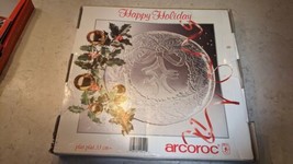 Arcoroc Round Glass Platter Christmas Happy Holiday Holly Wreath USA 13 in NIB - £20.56 GBP