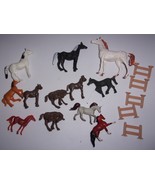 Vintage Unbranded Lot of 12 Assorted Size Horses &amp; 5 Fence Pieces - $5.46 CAD