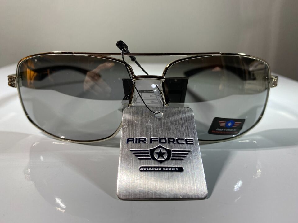 Men&#39;s aviation style sunglasses with wire frame and reflective gray lenses - $9.50