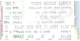 1986 Neil Jeune Crazy Horse Concert Ticket Stub Miami Fl Atterrissage Sur Eau - £41.16 GBP