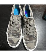 Blowfish malibu sneakers Style Madison Color Earth Camo  Women 8.5 - $34.99