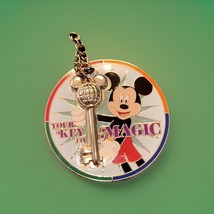 Disney Passholder Exclusive Your Key to Magic 2010 Mickey Mouse Pin Magn... - $333.22 MXN