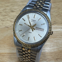 VTG Timex Quartz Watch Men Dual Tone Fluted Bezel Analog Date~For Parts Repair - £18.60 GBP