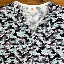 Peaches Scrub Top Womens Medium M Flowers Camouflage Short Sleeves - £9.53 GBP