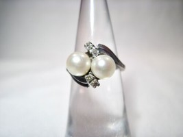 Vintage 10K White Gold Signed HONOR Ladies Pearl Diamond Ring Size 4 1/2 K593 - £319.71 GBP
