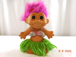 Hawaiian Hula Girl Dancer Russ Troll Doll Hot Pink Hair 1990s Hawaii Green Skirt - £15.53 GBP