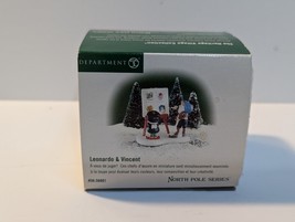 Department 56 Leonardo &amp; Vincent 56801 North Pole Christmas Village Acce... - $569.25 MXN