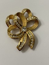 Vintage Swarovski Swan Gold Tone Crystal Rhinestone Bow Brooch Estate - £18.32 GBP