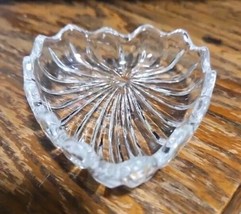 Vintage Glass Heart Shape Trinket Dish Crystal Glass - £3.80 GBP