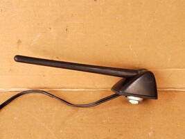 LEXUS RX330 RX350 RX400h REAR Roof Antenna & Mast image 3