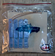 Esso Hangers Clothes Line w/ 4 Plastic Clothespins Ad specialty premium - $725.42 MXN