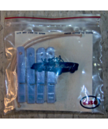 Esso Hangers Clothes Line w/ 4 Plastic Clothespins Ad specialty premium - $713.51 MXN