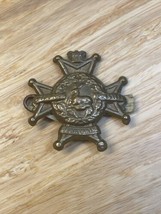 Vintage Derbyshire Regiment Sherwood Foresters Boer Cap Badge KG JD - $17.82