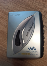 Lecteur de cassettes audio vintage Sony Walkman WM EX190 . travail - £43.01 GBP