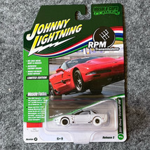 2024 JOHNNY LIGHTNING 2001 CHEVY CORVETTE Z06 WHITE LIGHTNING - $39.34