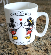 Oh La La! Kissing Mickey &amp; Minnie Mug Enesco for Disney - £9.64 GBP