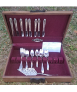 William Rogers &amp; Sons Silver-Plate Gardenia 51 Pieces w/ case - £97.15 GBP