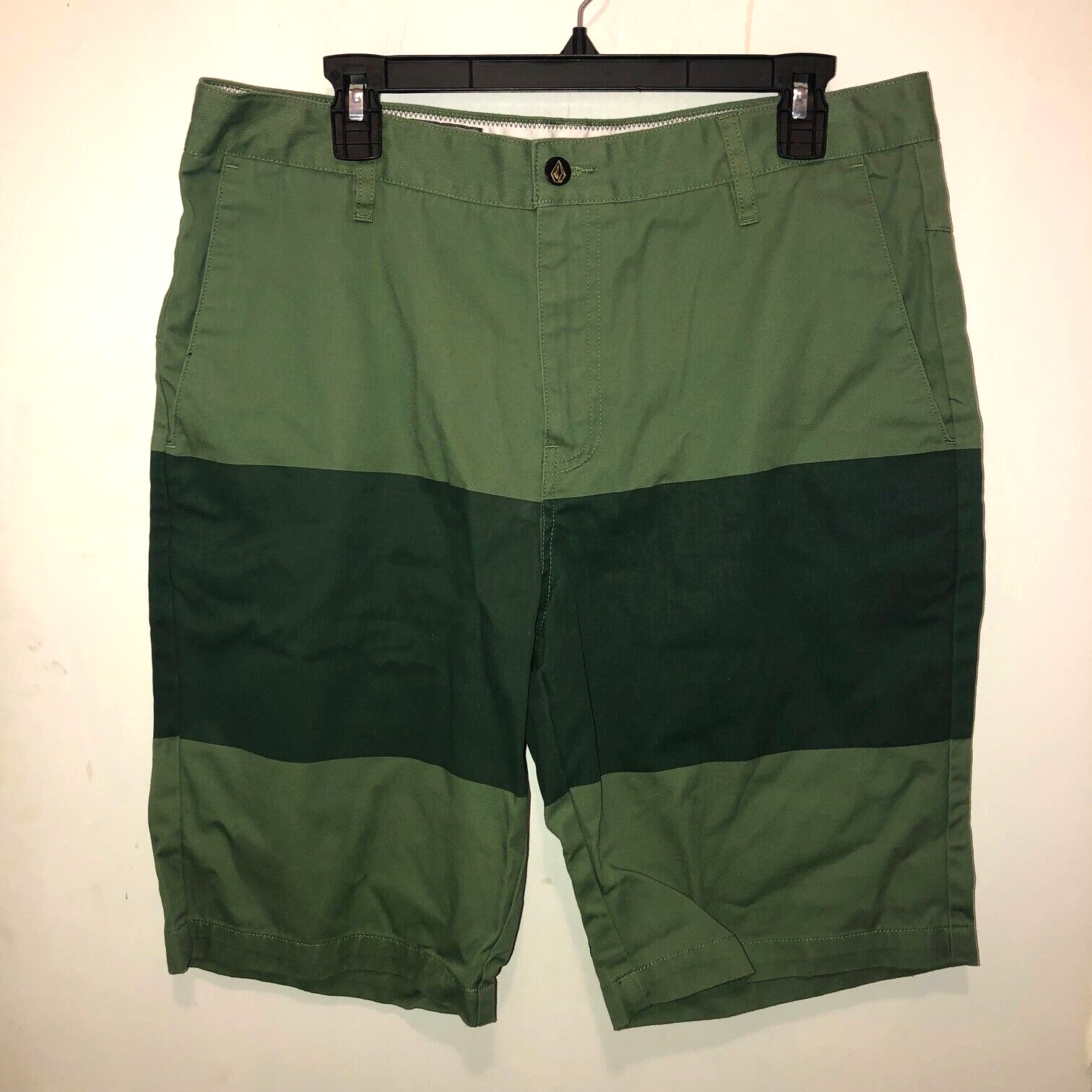 Volcom Mens SZ 34 Monty Block Short Measures Approx 34X10 Green EUC - $14.84
