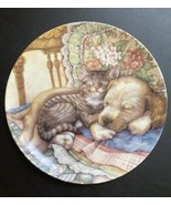 CUDDLE UP Cat &amp; Dog Friends - Leesa Whitten - CRESTLEY Collectors Plate - $9.89