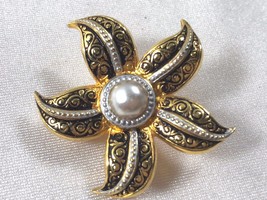 Damascene Taledo Gold Tone Metal Enamel White Pearl Faux Flower Pin Small - £15.19 GBP