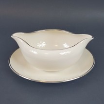 Flintridge China Bellmere Gravy Boat Attached Underplate (Off White/Plat... - £89.67 GBP