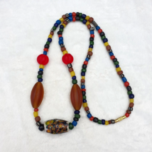 Beau collier long vintage de perles de verre thaïlandaises fait main - $22.85