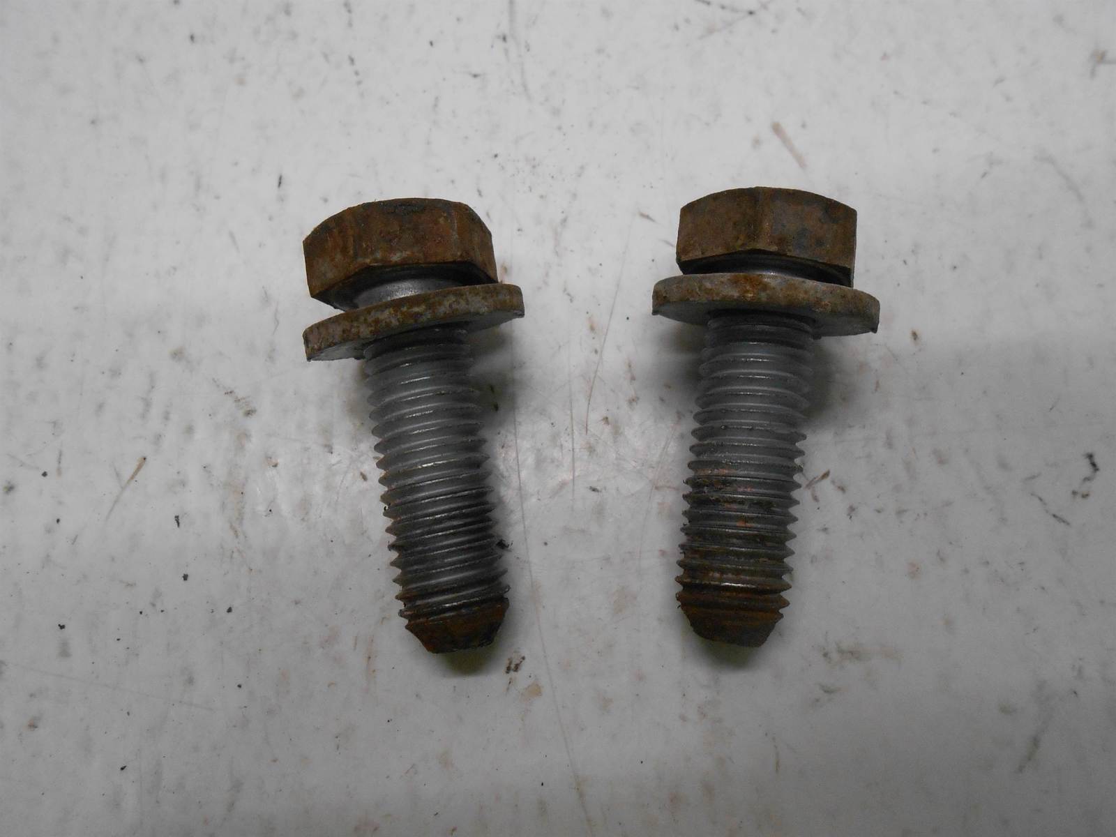 2008 Jeep Commander Caliper Bracket Bolts Front Left Or Right - $29.99