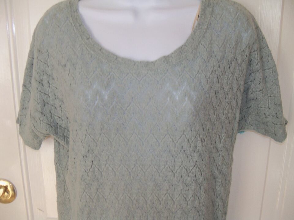 Forever 21 Moss Green Knit Shirt Size Medium Women's EUC Item image 2