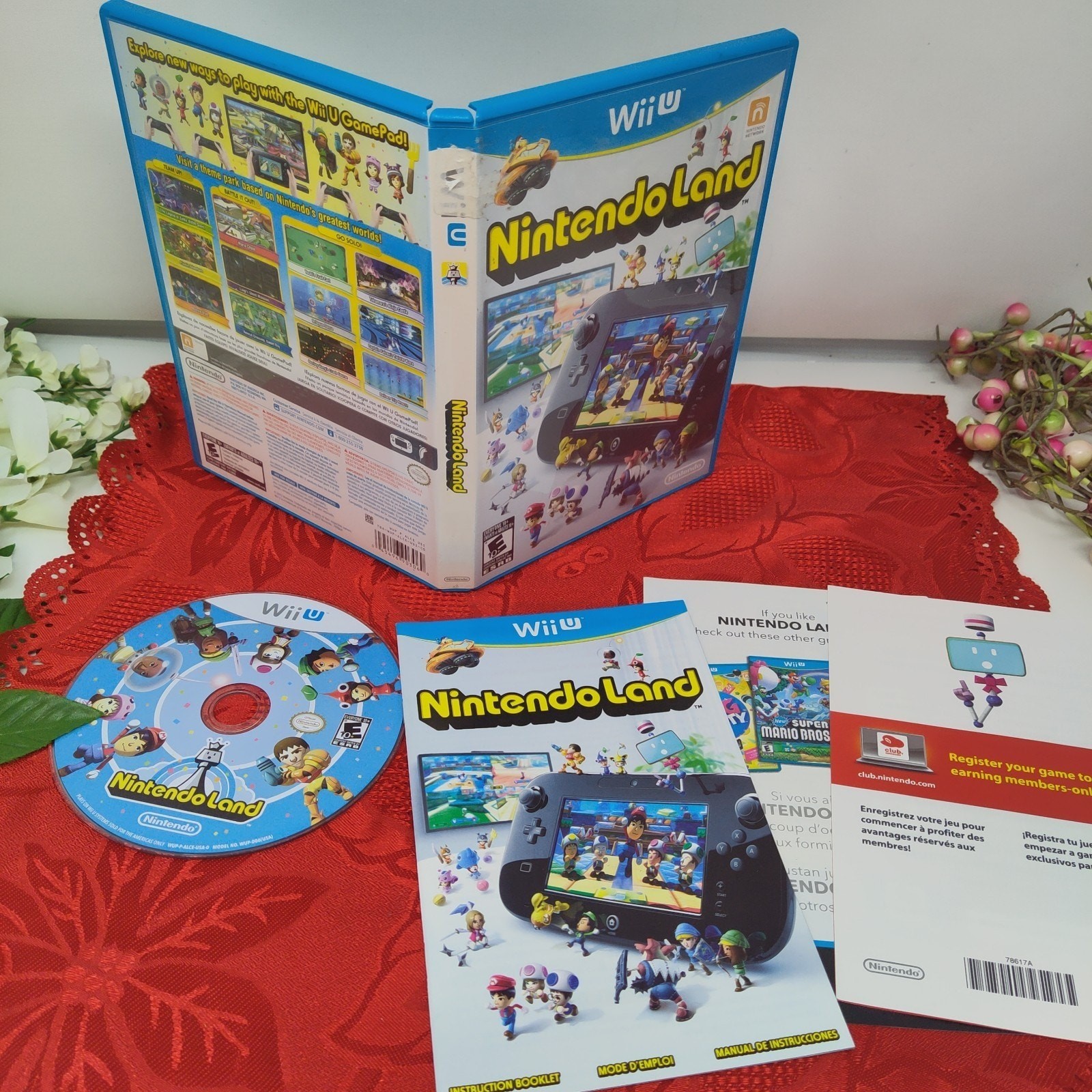 Nintendo Land  Nintendo Wii U  Tested Working  Complete with Manual