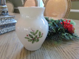LENOX POSY VASE &quot;SPECIAL&quot; MADE IN THE USA HOLLY BERRY PATTERN 4.5&quot; - $5.89