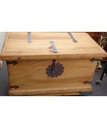 Lovely Vintage Solid Wood Storage Trunk – VGC – BEAUTIFUL OLD TRUNK –GRE... - €256,73 EUR