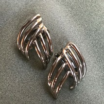 Vintage Bergere Signed SIlvertone Three Stripes Chevron Shaped Clip Earrings –  - £10.29 GBP
