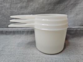 Tupperware Nesting Measuring Cups, White, 761/762/763 Vintage  - $14.02 CAD