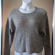 Michael Kors Loose Knit Sweater Crop top Women’s Size Medium Lt. Gray - $16.82