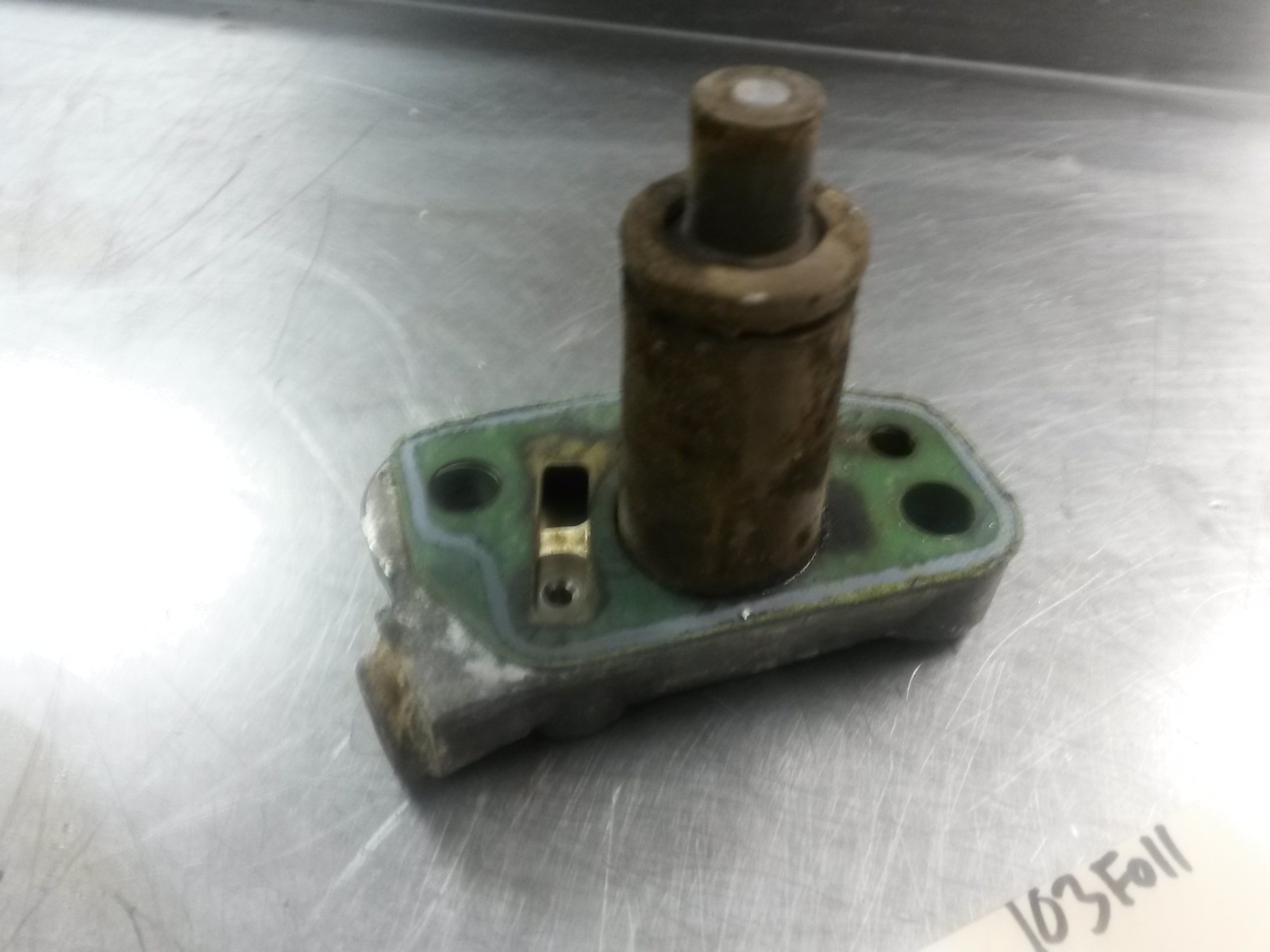 Timing Chain Tensioner From 1994 Mercedes-Benz E500  4.2 - $25.94