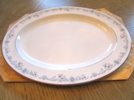 Royal Doulton H4997 Dinnerware 16&quot; Serving Platter Angelique Made In England - £39.52 GBP
